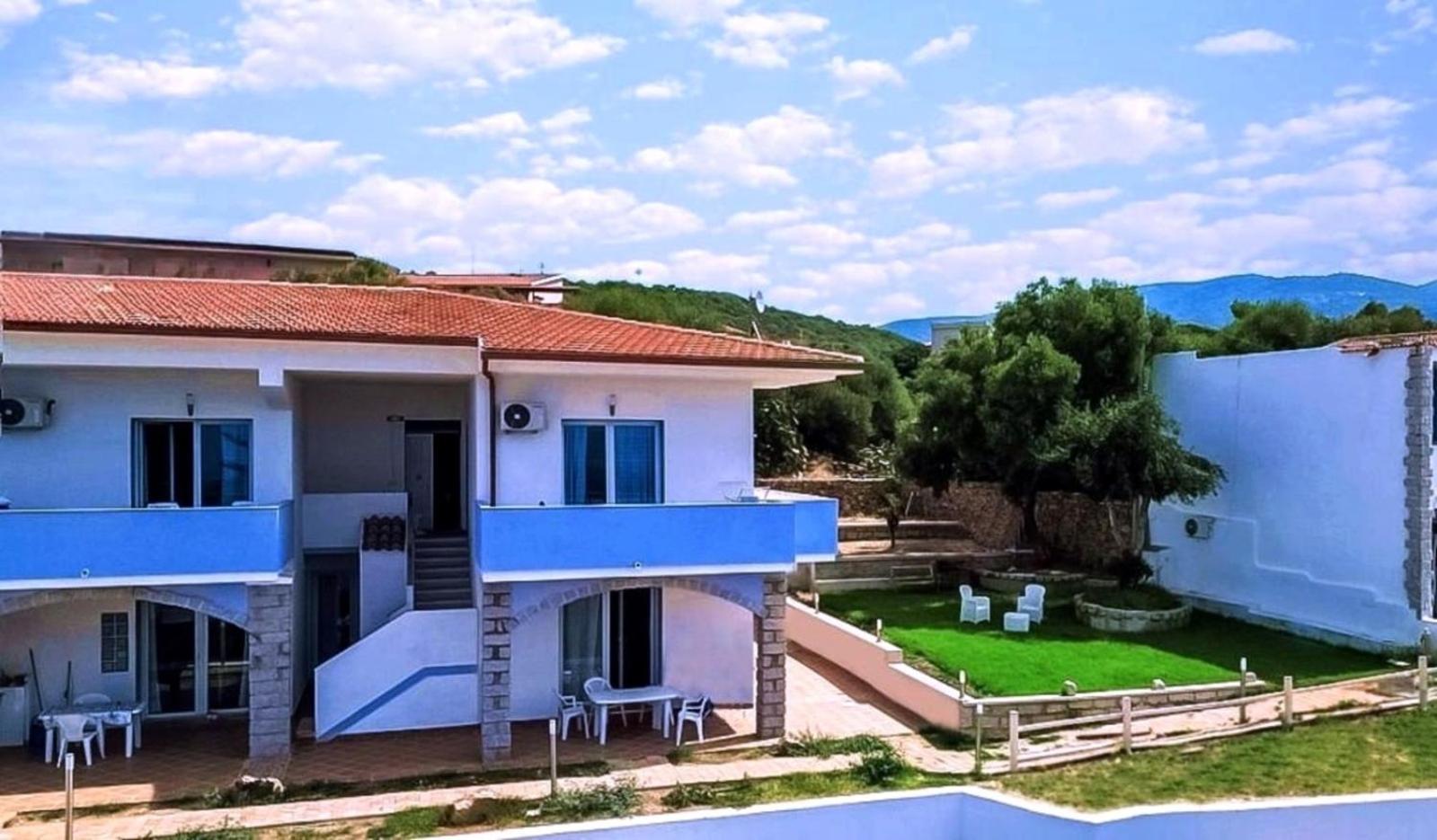 Beb Con Piscina Villa Del Borgo Badesi Kültér fotó