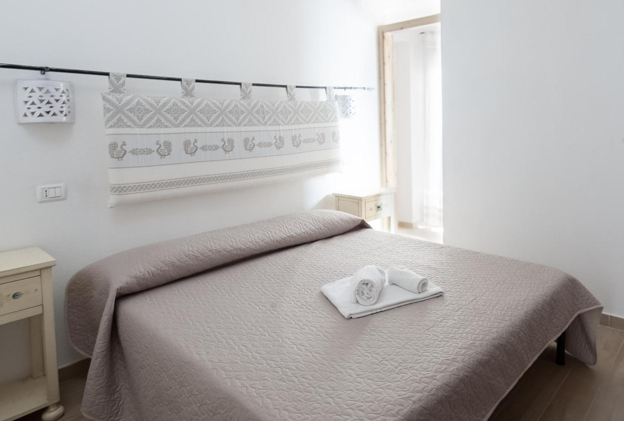 Beb Con Piscina Villa Del Borgo Badesi Kültér fotó