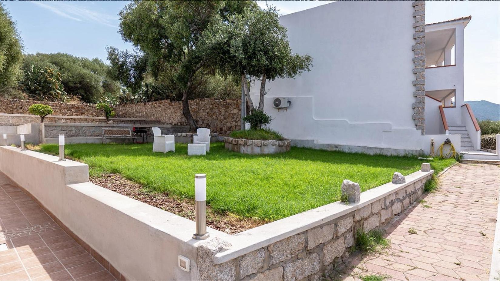 Beb Con Piscina Villa Del Borgo Badesi Kültér fotó