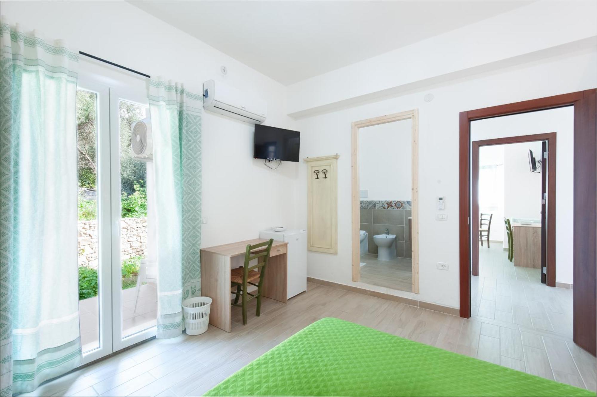 Beb Con Piscina Villa Del Borgo Badesi Kültér fotó