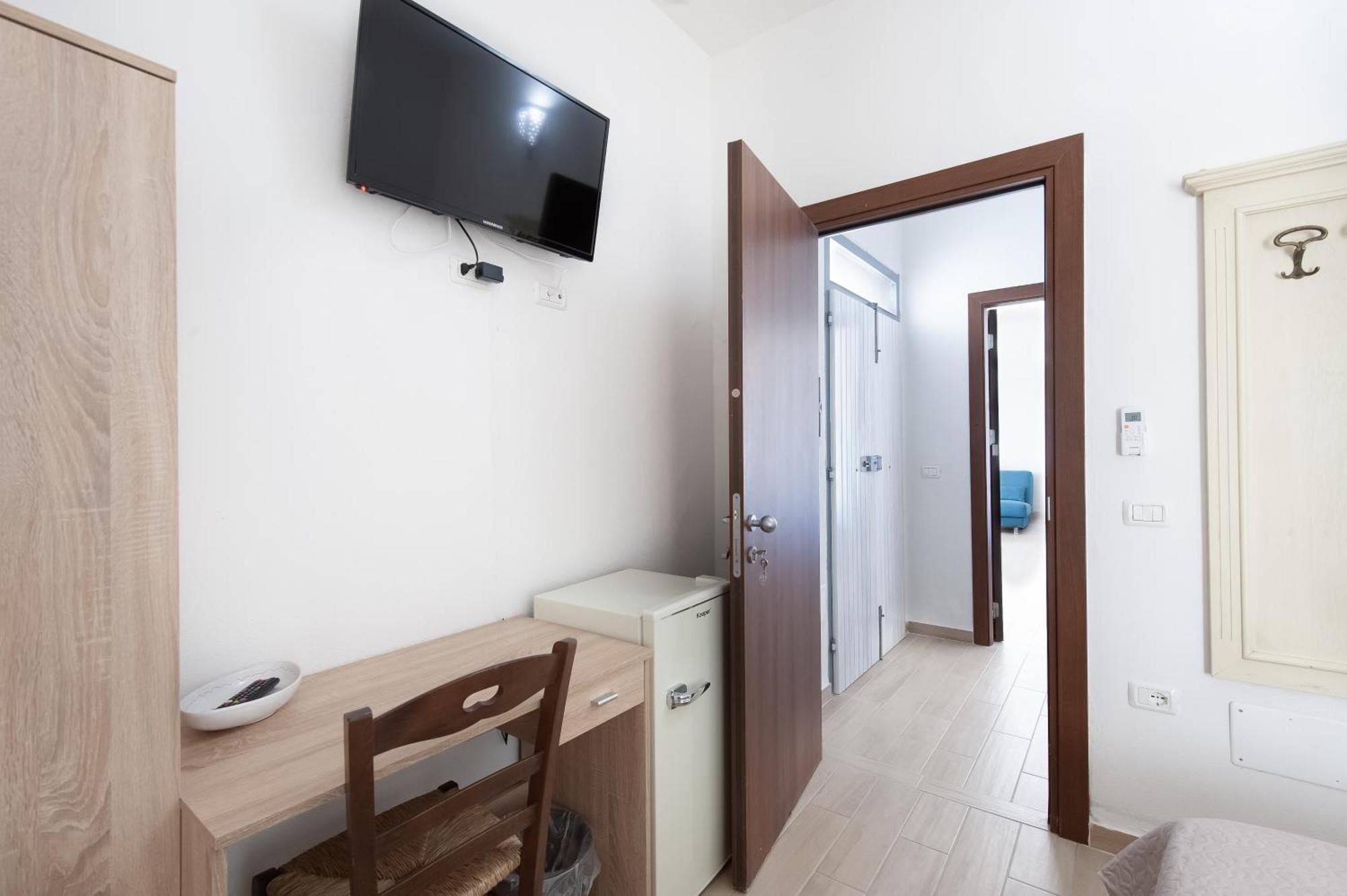 Beb Con Piscina Villa Del Borgo Badesi Kültér fotó