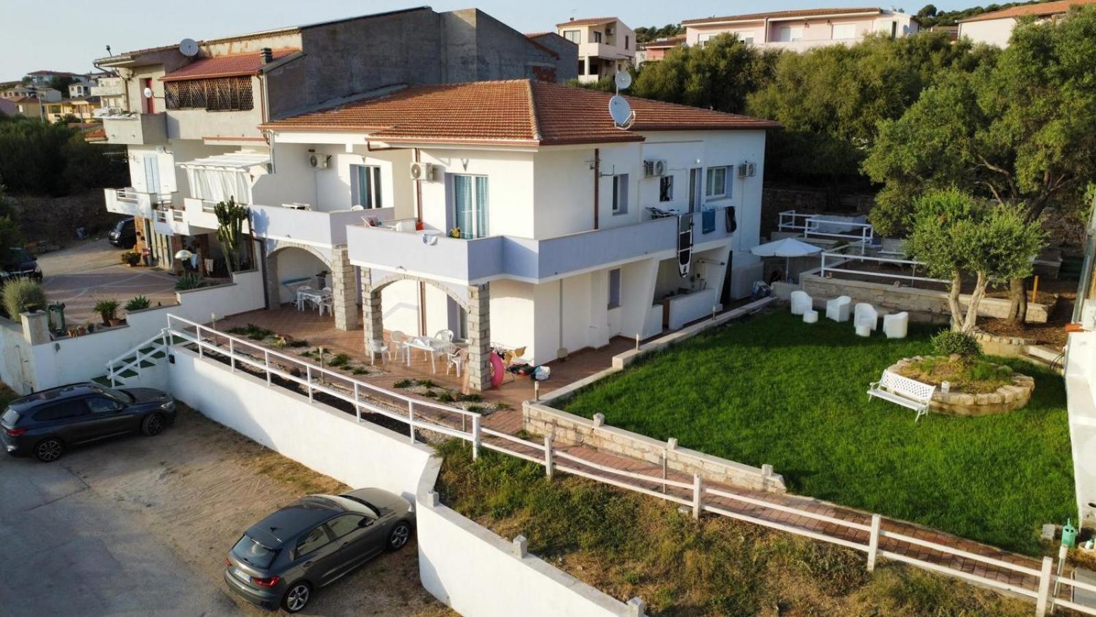 Beb Con Piscina Villa Del Borgo Badesi Kültér fotó