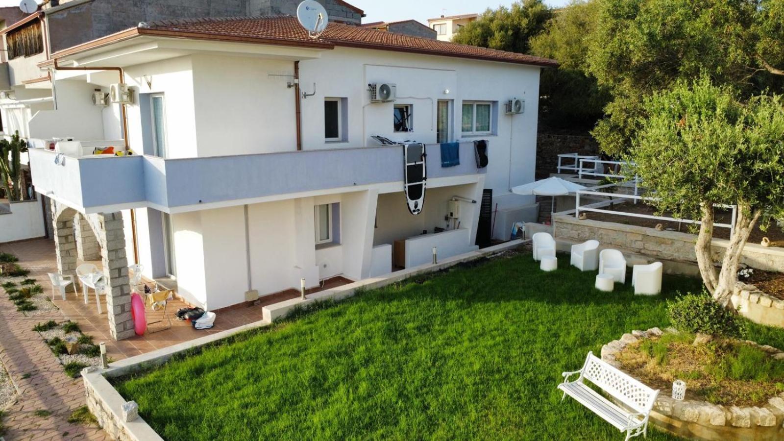 Beb Con Piscina Villa Del Borgo Badesi Kültér fotó